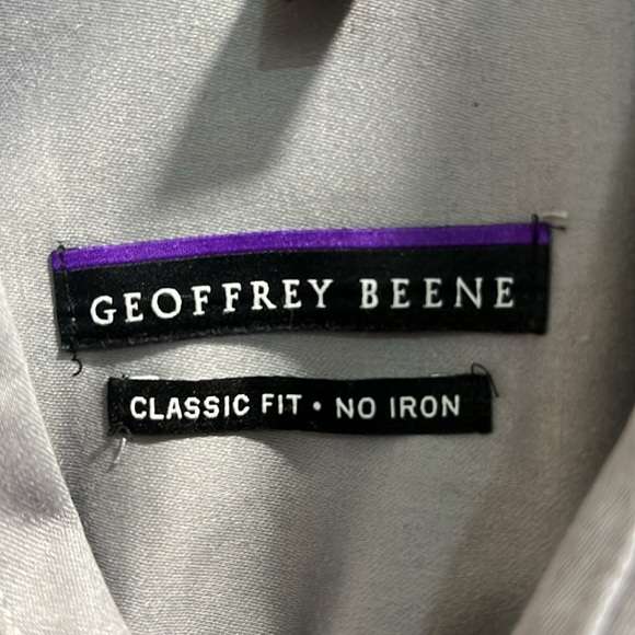 Preowned Geoffrey Beene Size 16 32/33 Size Large Dark Grey Classic Button Up. - Picture 6 of 11
